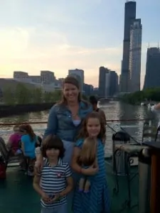 chicago-river-cruise-cone-family