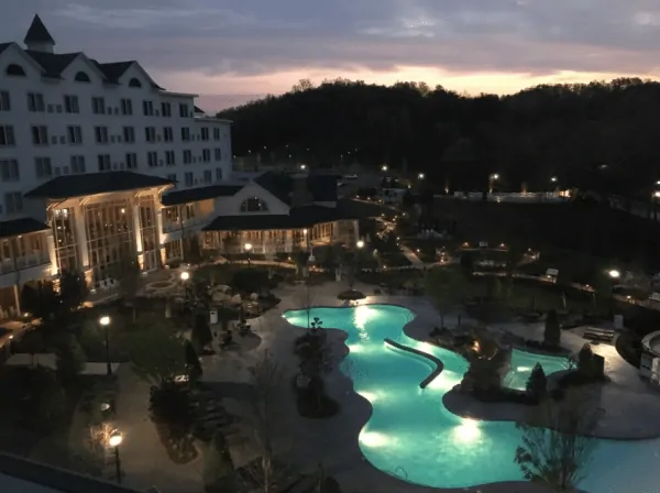 Dollywood-DreamMore-Resort-sunset