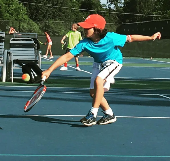 Britton-tennis-volley