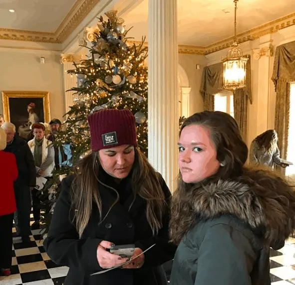kariss-teenager-face-governor-tree