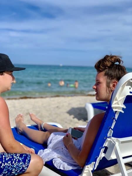 singer island beach chair teenagers