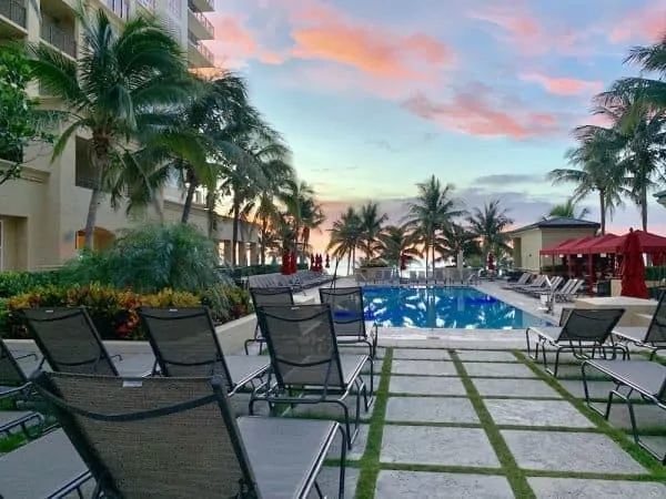 palm beach marriott singer island infinity pool chair view