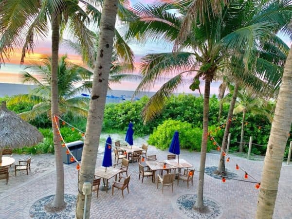 palm beach marriott singer island reef tiki bar
