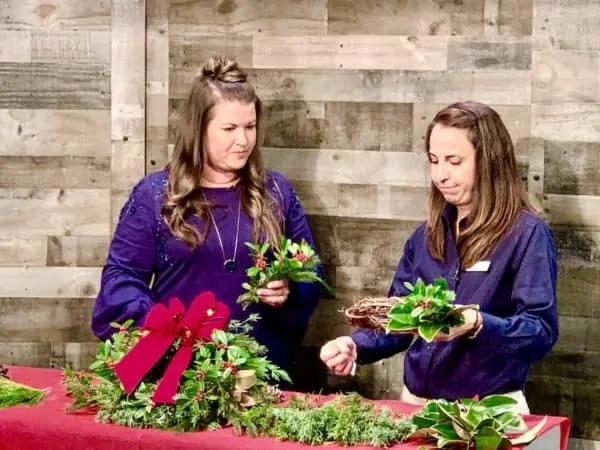 how to make a wreath step by step for the holidays