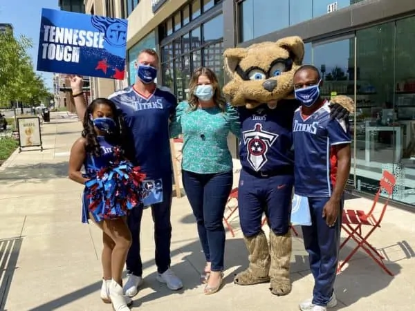 Tennessee Titans Cheerleaders with Sami Cone & T-Rac before 2020 Titans MNF season opener