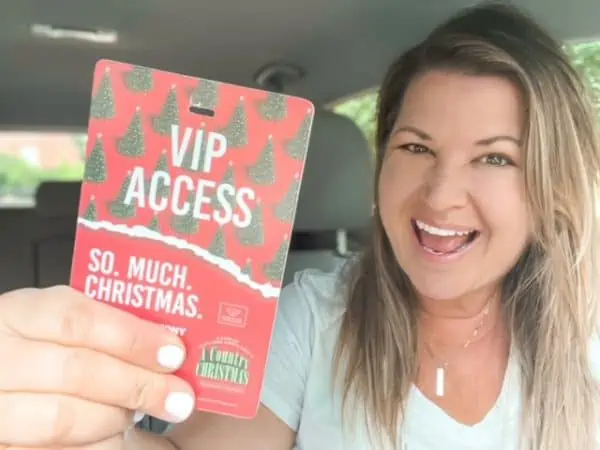 ICE! Returns to Gaylord Opryland this Christmas {Daily Dash: August 17, 2022}