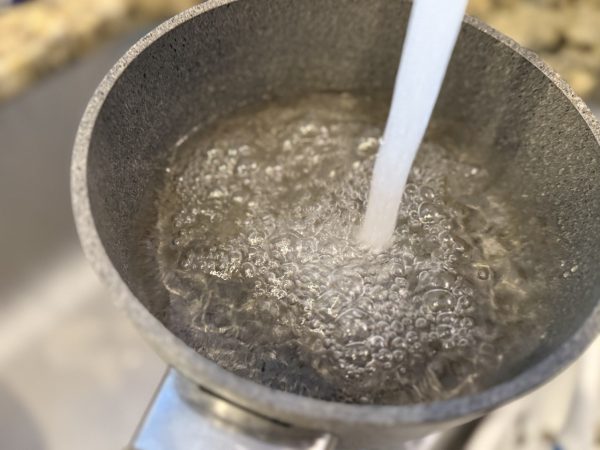 Southern Sweet Tea Recipe fill pot with water
